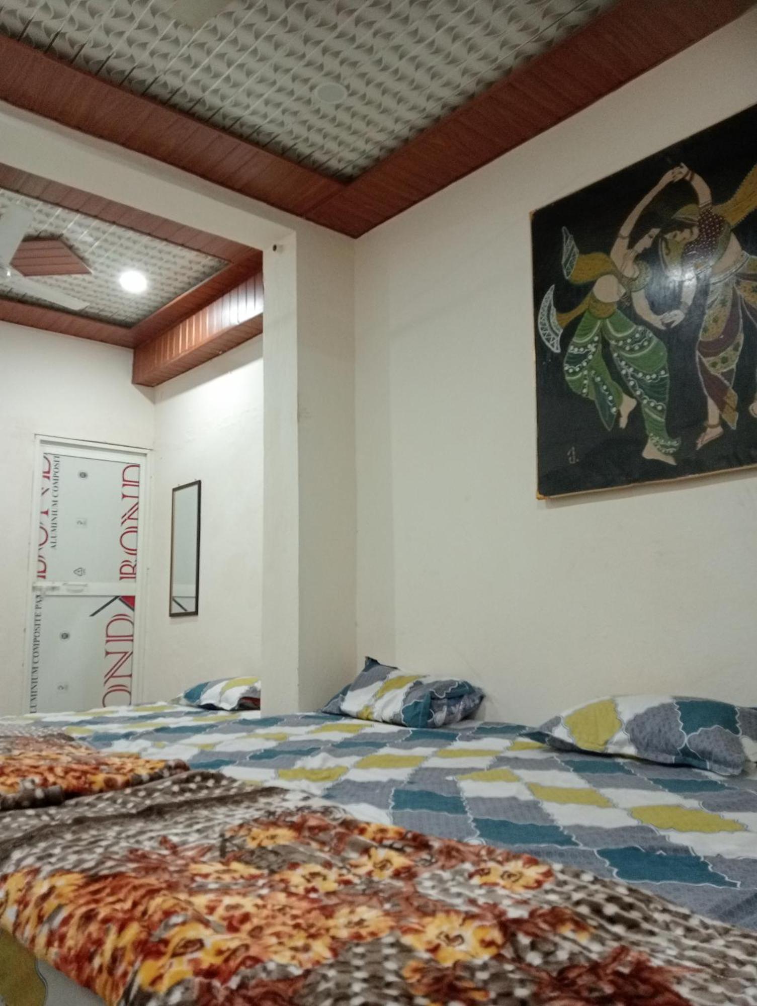 Shree Maya Home Stay Удджайн Номер фото